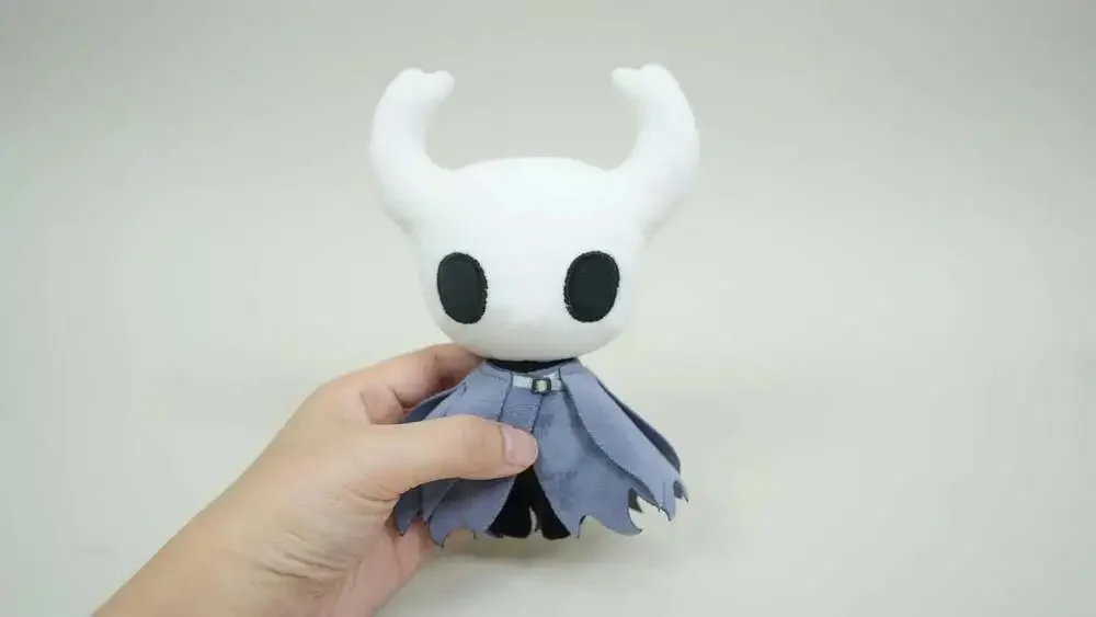 Hollow Knight Plushie：The Knight & Hornet Plush Doll - Gift for Silksong Fans